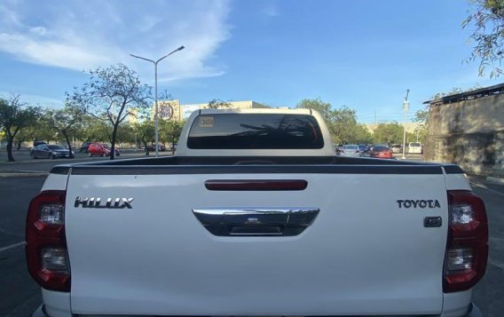 Sell 2017 Toyota Hilux-3