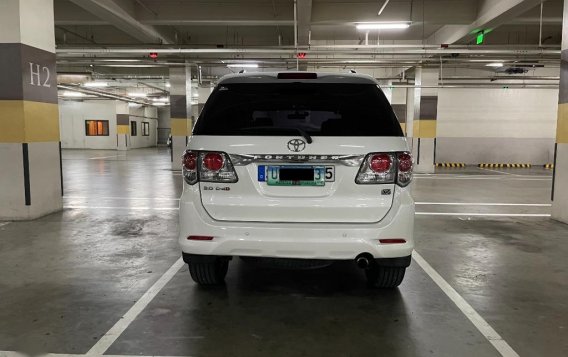 Sell White 2013 Toyota Fortuner -5