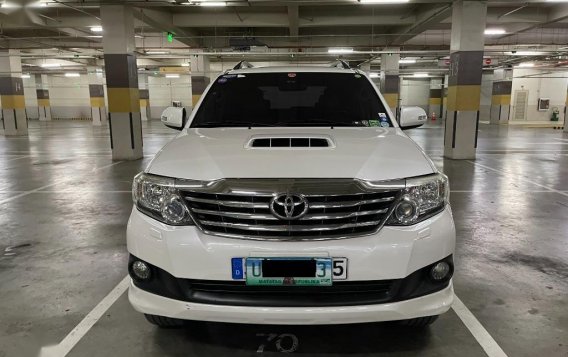 Sell White 2013 Toyota Fortuner -8