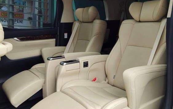 Pearl White Toyota Alphard 2020 for sale in Automatic-7