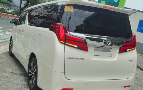 Pearl White Toyota Alphard 2020 for sale in Automatic-3