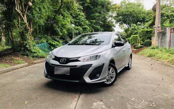 Selling Brightsilver Toyota Vios 2018 in Manila-2