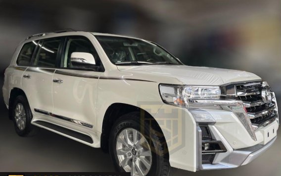 Selling White Toyota Land Cruiser 2021 in Makati-1