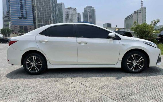 Toyota Altis 2017 for sale in Automatic-3