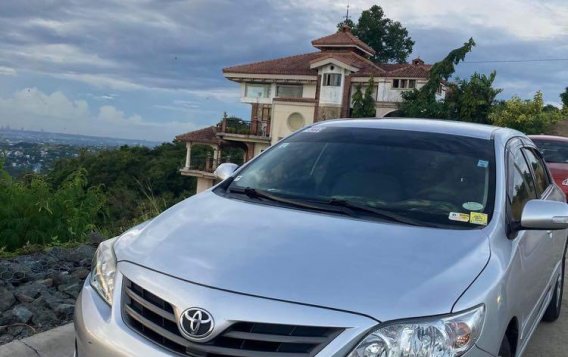 Selling Silver Toyota Corolla Altis 2011 in Taytay-4