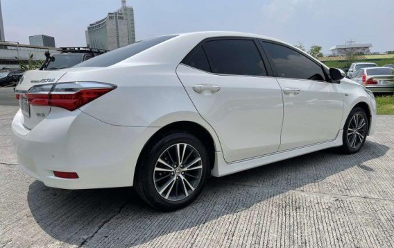 Toyota Altis 2017 for sale in Automatic-7