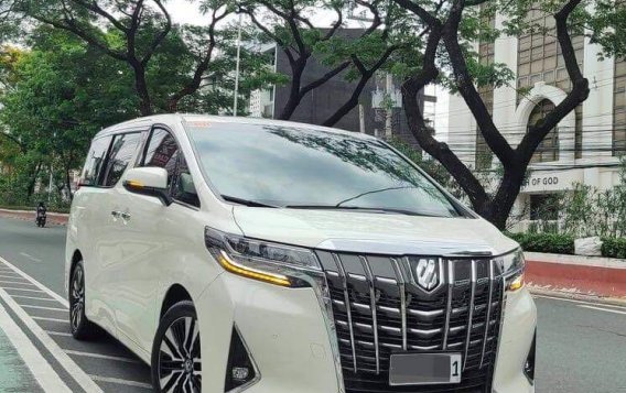 Pearl White Toyota Alphard 2020 for sale in Automatic