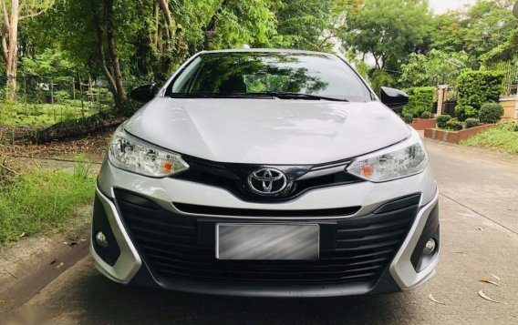 Selling Brightsilver Toyota Vios 2018 in Manila-5