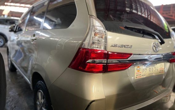 Selling White Toyota Avanza 2020 in Quezon-3