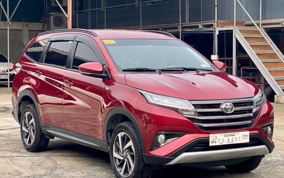 Selling Red Toyota Rush 2021 in Makati