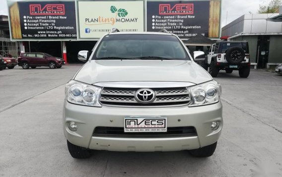 Selling Brightsilver Toyota Fortuner 2010 in San Fernando-1