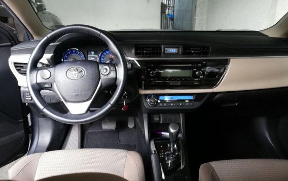 Grey Toyota Corolla Altis 2017 for sale in Las Pinas-4