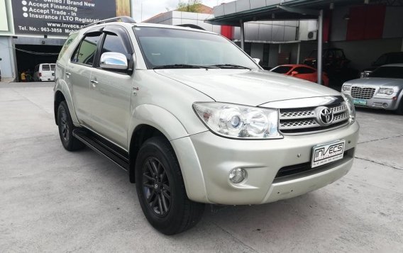 Selling Brightsilver Toyota Fortuner 2010 in San Fernando-2