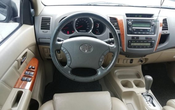 Selling Brightsilver Toyota Fortuner 2010 in San Fernando-7