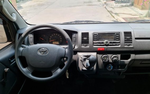 Selling Silver Toyota Hiace 2020 in Quezon-2