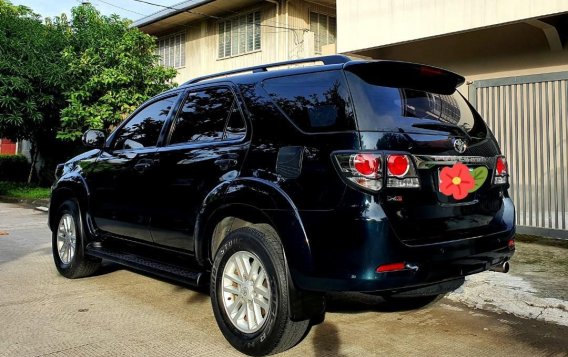 Selling Black Toyota Fortuner 2013 in Parañaque