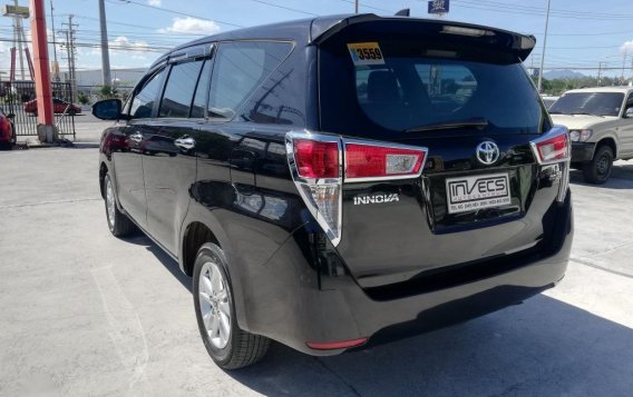 Selling Black Toyota Innova 2016 in San Fernando-3