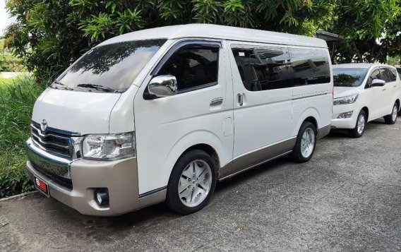 Selling Pearl White Toyota Grandia 2017 in Quezon-1