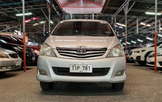 Silver Toyota Innova 2012 for sale in Pateros-3