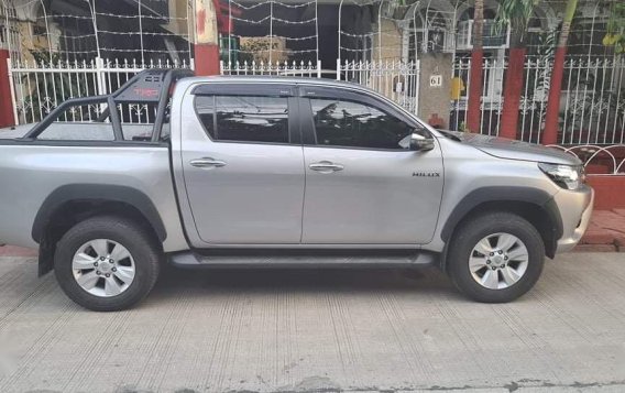 Selling Brightsilver Toyota Hilux 2020 in Valenzuela-1