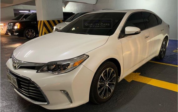 Selling White Toyota Avalon 2016 in Quezon-1