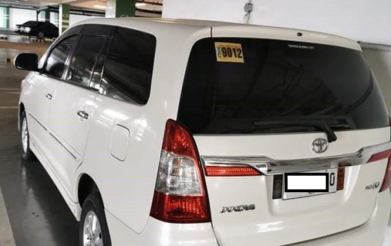 Selling White Toyota Innova 2014 in Manila-2