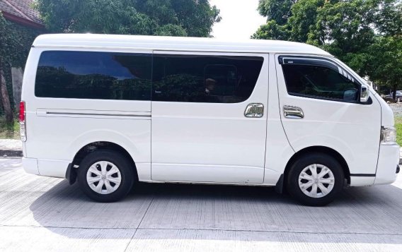 White Toyota Hiace Super Grandia 2017 for sale in Makati-3