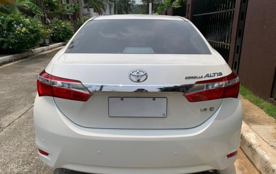 Selling Pearl White Toyota Altis 2017 in Marikina-6