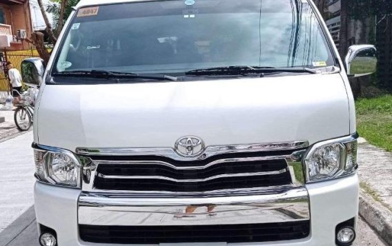 White Toyota Hiace Super Grandia 2017 for sale in Makati-1