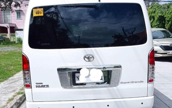 White Toyota Hiace Super Grandia 2017 for sale in Makati-2