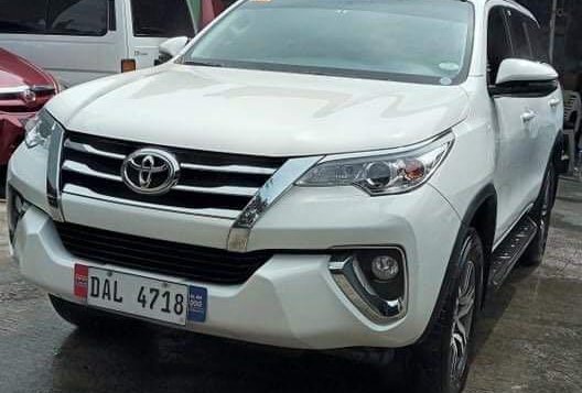 Selling White Toyota Fortuner 2019 in Quezon