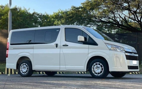 Selling White Toyota Hiace 2020 in Las Piñas