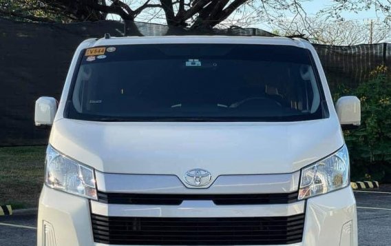Selling White Toyota Hiace 2020 in Las Piñas-2