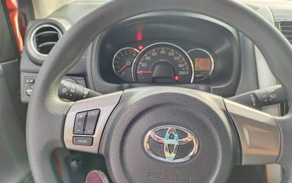 Selling Orange Toyota Wigo 2021 in Manila-9