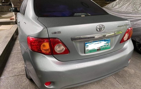 Selling Silver Toyota Corolla Altis 2010 in Pasig-2