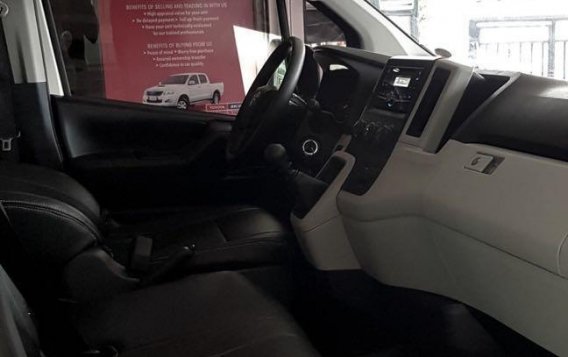 Selling White Toyota Hiace 2020 in Las Piñas-3