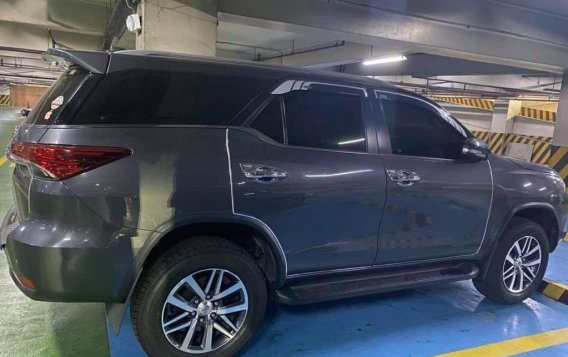 Selling Grey Toyota Fortuner 2017 in Quezon-3