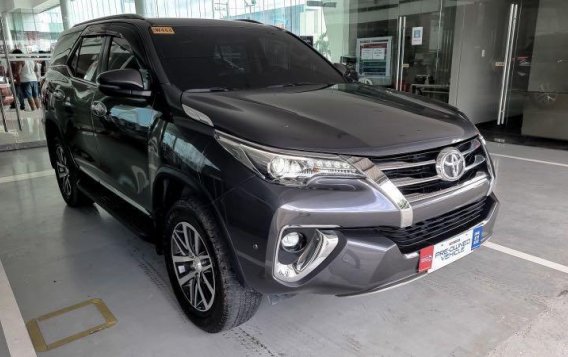 Silver Toyota Fortuner 2018 for sale in Las Piñas-1