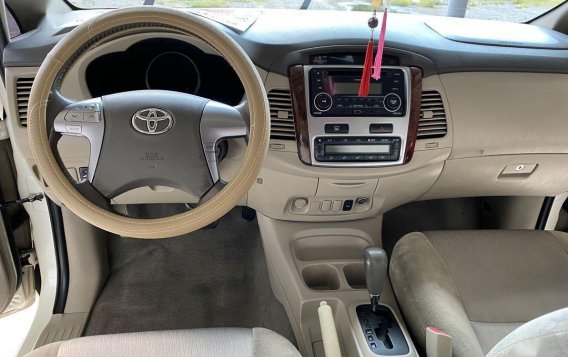 Pearl White Toyota Innova 2015 for sale in Pasig-8