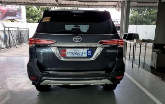 Silver Toyota Fortuner 2018 for sale in Las Piñas-6