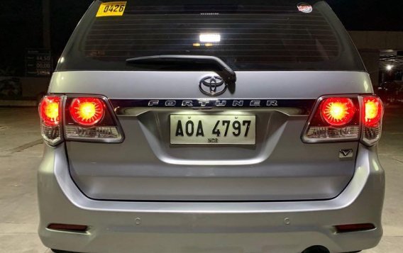 Selling Brightsilver Toyota Fortuner 2015 in Cainta-5