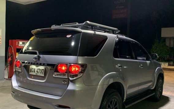 Selling Brightsilver Toyota Fortuner 2015 in Cainta-4