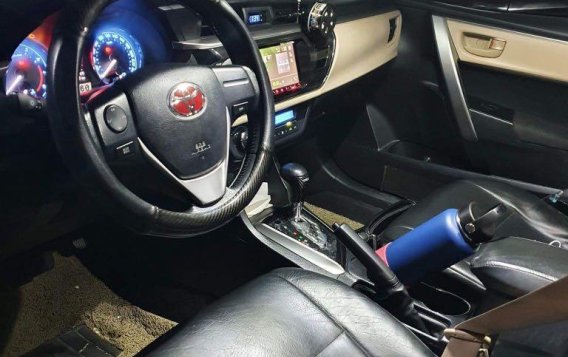 Si lverToyota Corolla Altis 2016 for sale in Manila-4