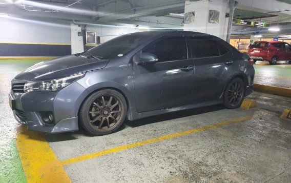 Si lverToyota Corolla Altis 2016 for sale in Manila-3