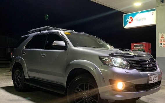 Selling Brightsilver Toyota Fortuner 2015 in Cainta-1