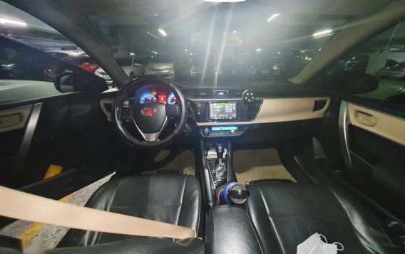 Si lverToyota Corolla Altis 2016 for sale in Manila-6