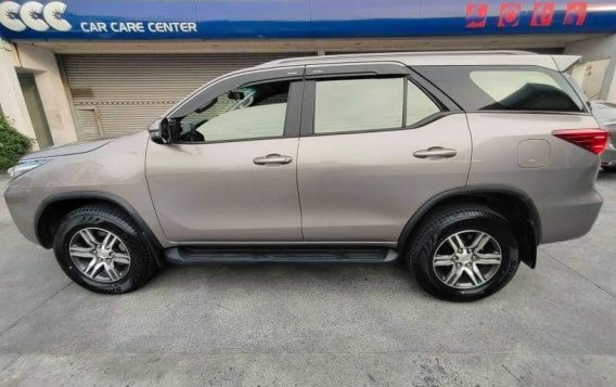Selling Silver Toyota Fortuner 2019 in Manila