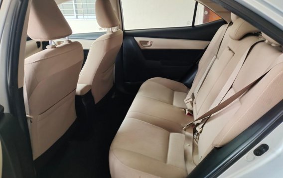 Brightsilver Toyota Altis 2015 for sale in Pasay-8