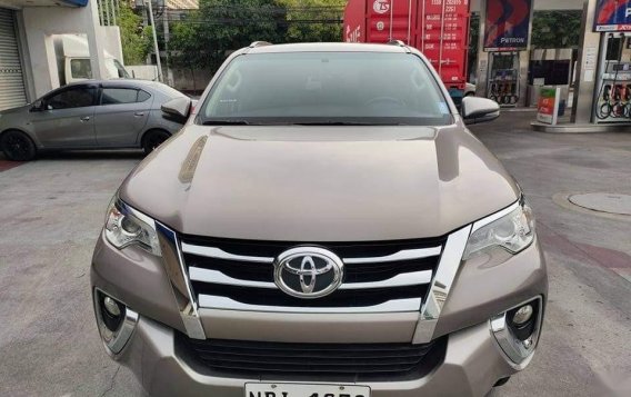 Selling Silver Toyota Fortuner 2019 in Manila-2