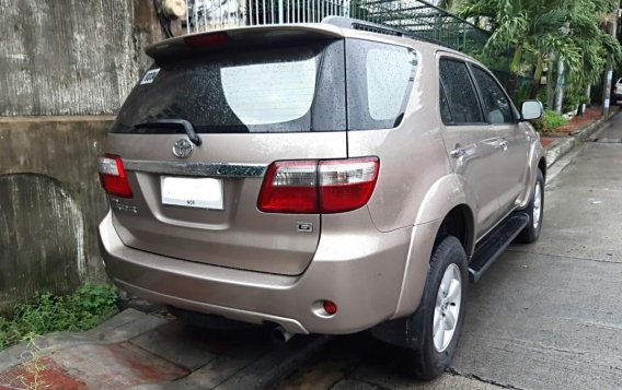 Brown Toyota Fortuner 2011 for sale in Quezon-3
